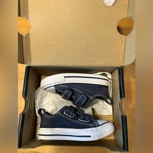 Size 4 (infant) navy converse